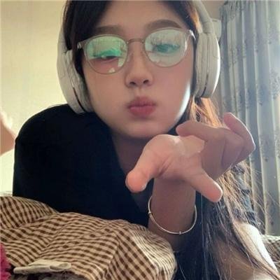 向下扭曲